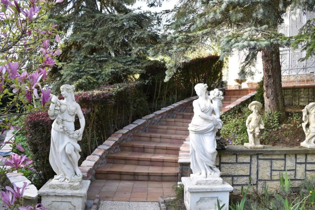 Gite Au Printemps Japonais, Petit Train De La Mure, Parc Des Ecrins Pierre-Chatel المظهر الخارجي الصورة