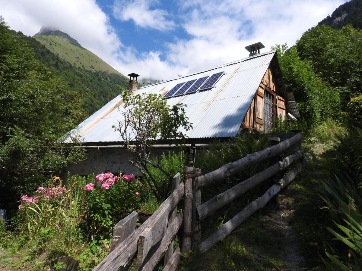 Gite Au Printemps Japonais, Petit Train De La Mure, Parc Des Ecrins Pierre-Chatel المظهر الخارجي الصورة